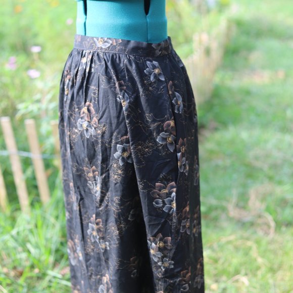 Vintage | floral skirt - Picture 3 of 6